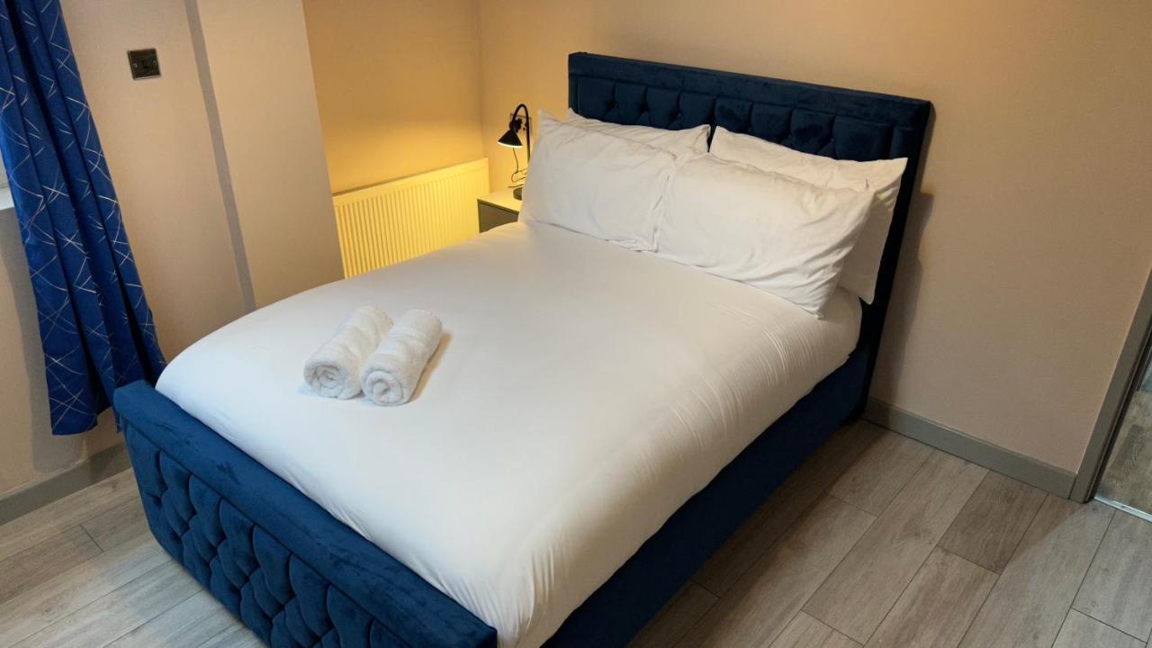 One Bedroom Apartment In Walsall Sleeps 4 Free Wifi By Villazu Bloxwich エクステリア 写真